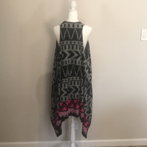 Allison Brittney - Picture 4 of 6